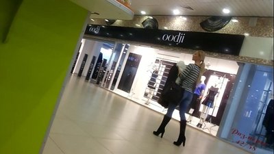 Zogjë e lezetshme në supermarket.